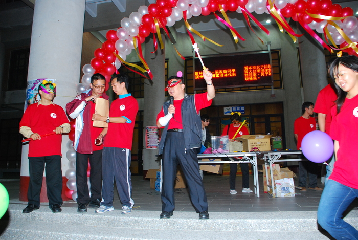 [2010-11-11] 校慶遊行-哈瑪星踩街圖片