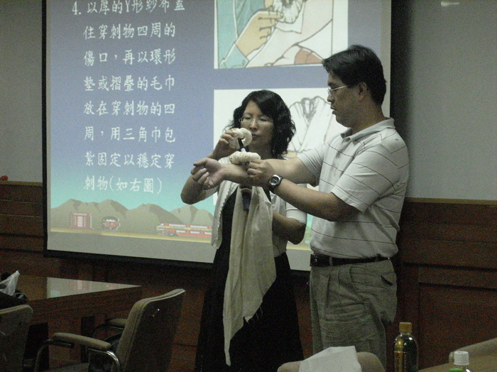 97年度初級急救員訓練圖片