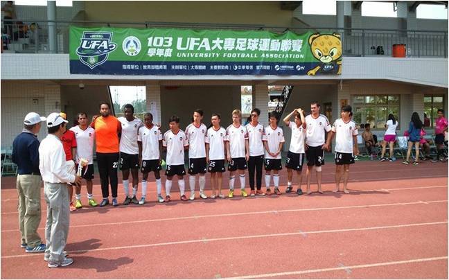 中華民國大專院校103學年度足球運動聯賽 獲得一般男子團體組全國第五名 賽後團體合影圖片